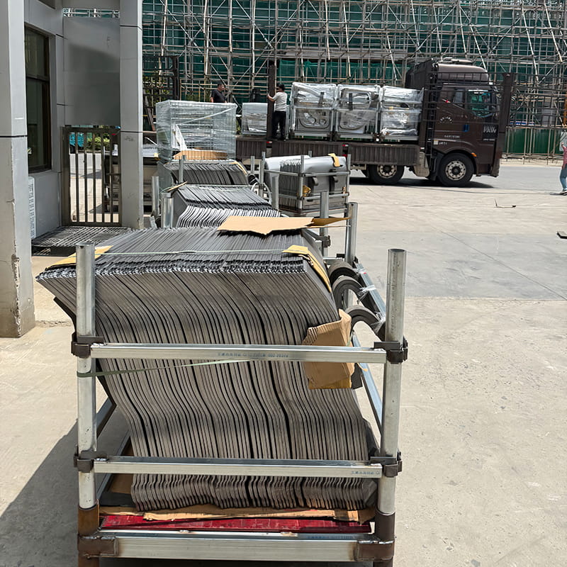 Automotive sheet metallum partes